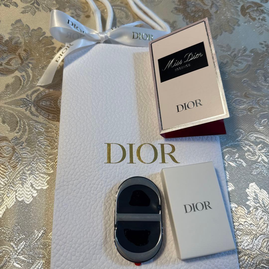 【新品未使用】Dior ミラー付きスマホスタンド　おまけ付き