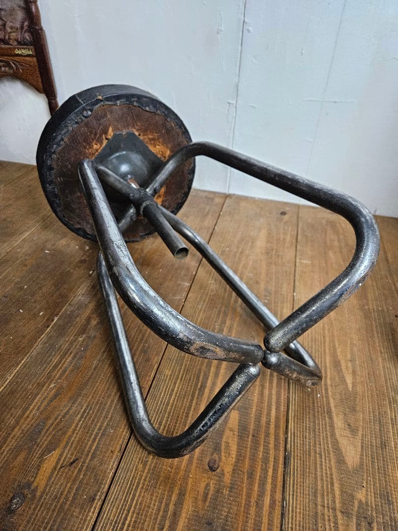 France vintage インダストリアル スツール アイアンレッグ 丸椅子