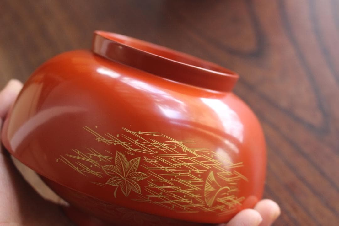 デッドストック！上質朱漆に極上吹き寄せ沈金の映える煮物椀2点（検輪島塗雑煮椀