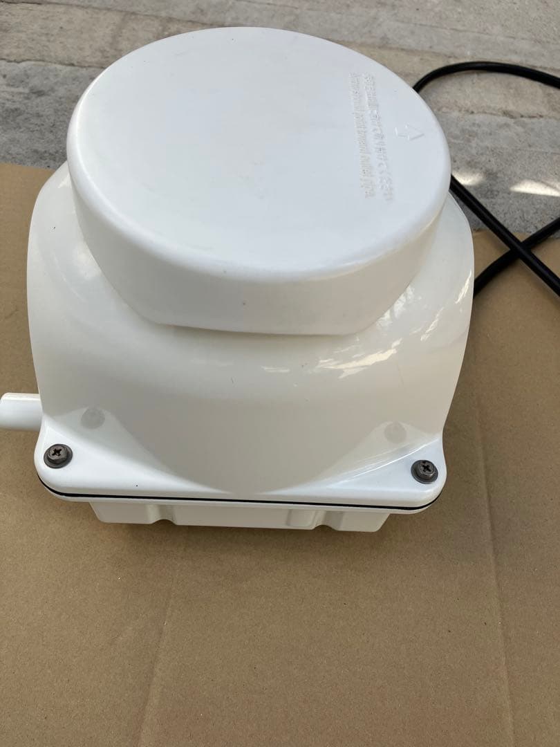 浄化槽、水槽エアーポンプ　フジクリーン60Ｌ