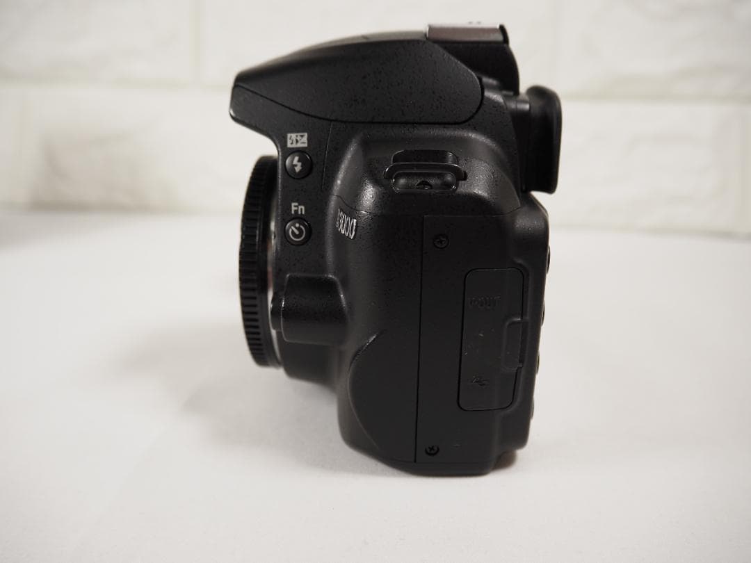 Nikon 一眼レフカメラ　D3000　レンズキット