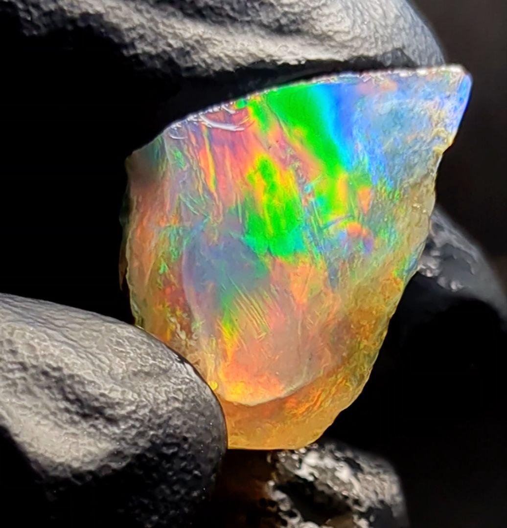 【14ct】エチオピア　オパール　原石　虹　レインボー　コントラルスオパール