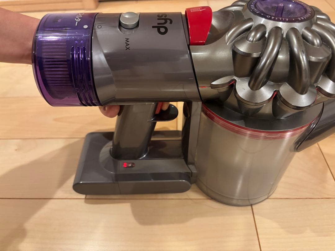 【JUNK】ダイソン コードレス掃除機 dyson V8 Slim Fluffy