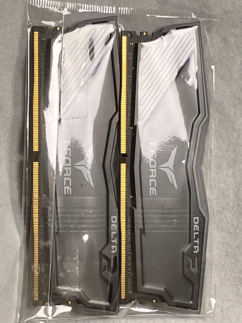T-FORCE DELTA R 16GB×2枚DDR4メモリー