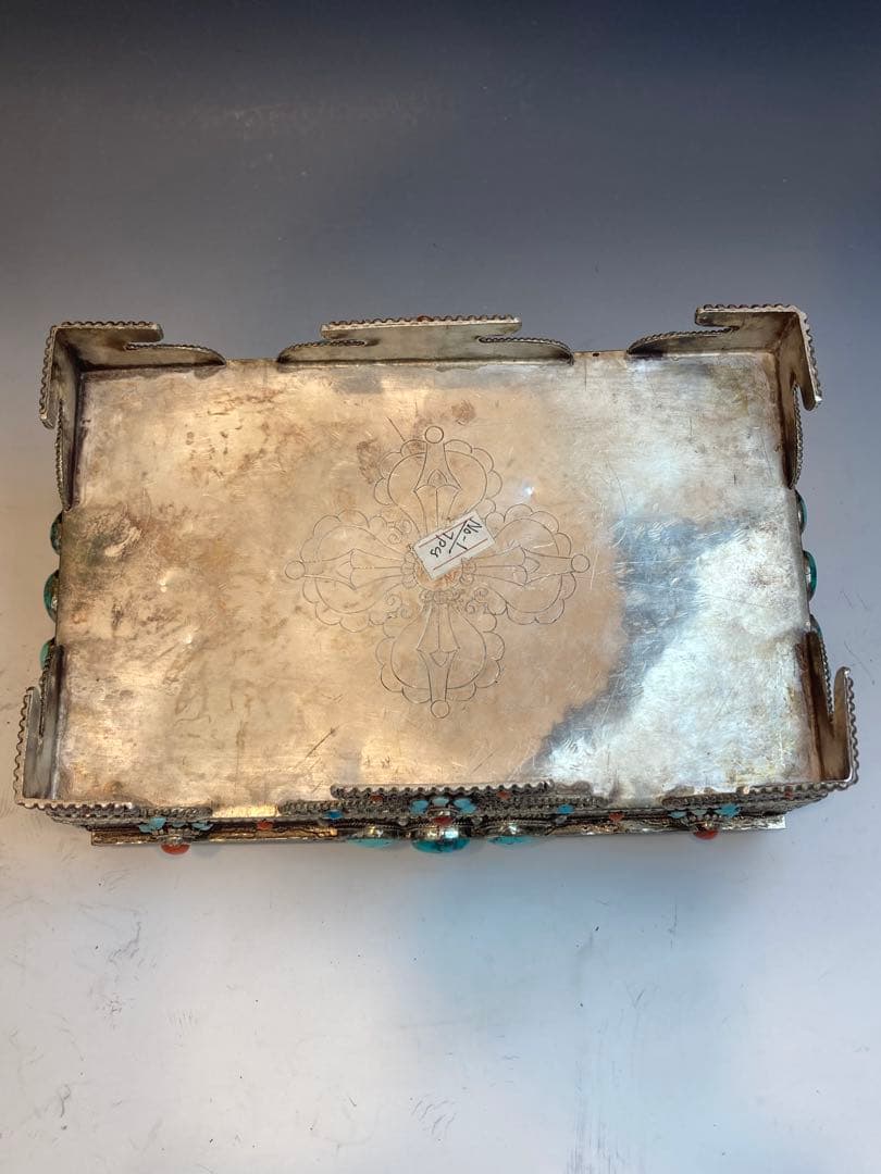 ネパール銀細工トルコ石赤珊瑚ラピス入宝石箱 飾箱 シルバー 重量1232ｇ