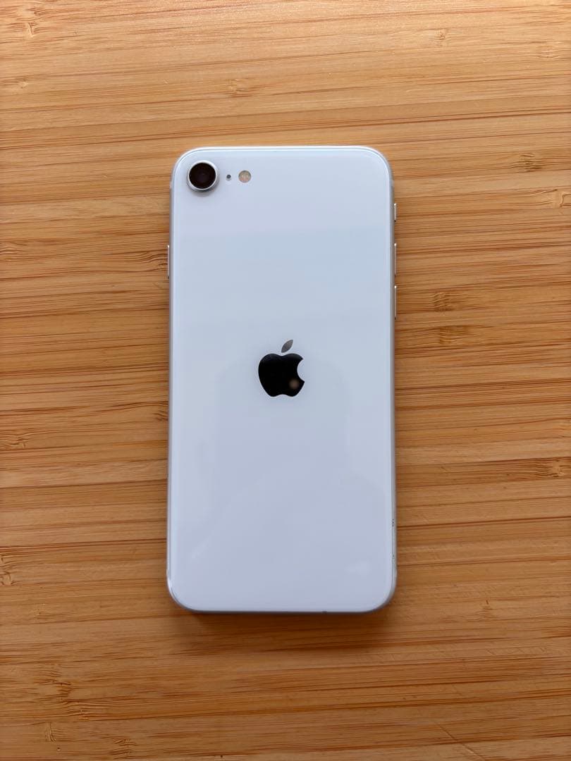 Apple iPhone SE (第3世代)ホワイト 本体