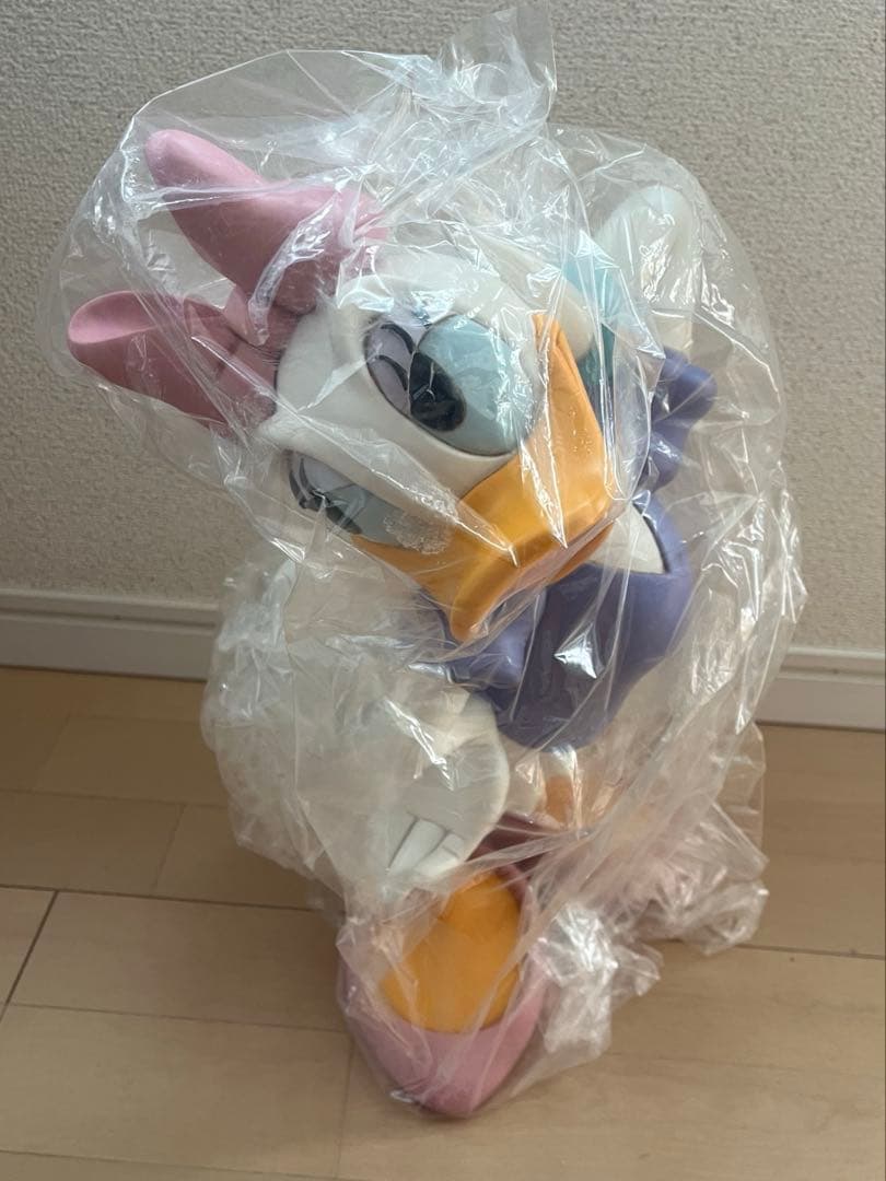 ビッグサイズ　デイジーダック 陶器フィギュア　新品同様　ディズニー専用梱包材あり