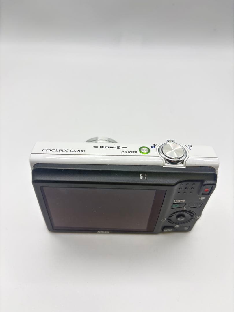Nikon ニコン COOLPIX S6200 クールピクス ホワイト