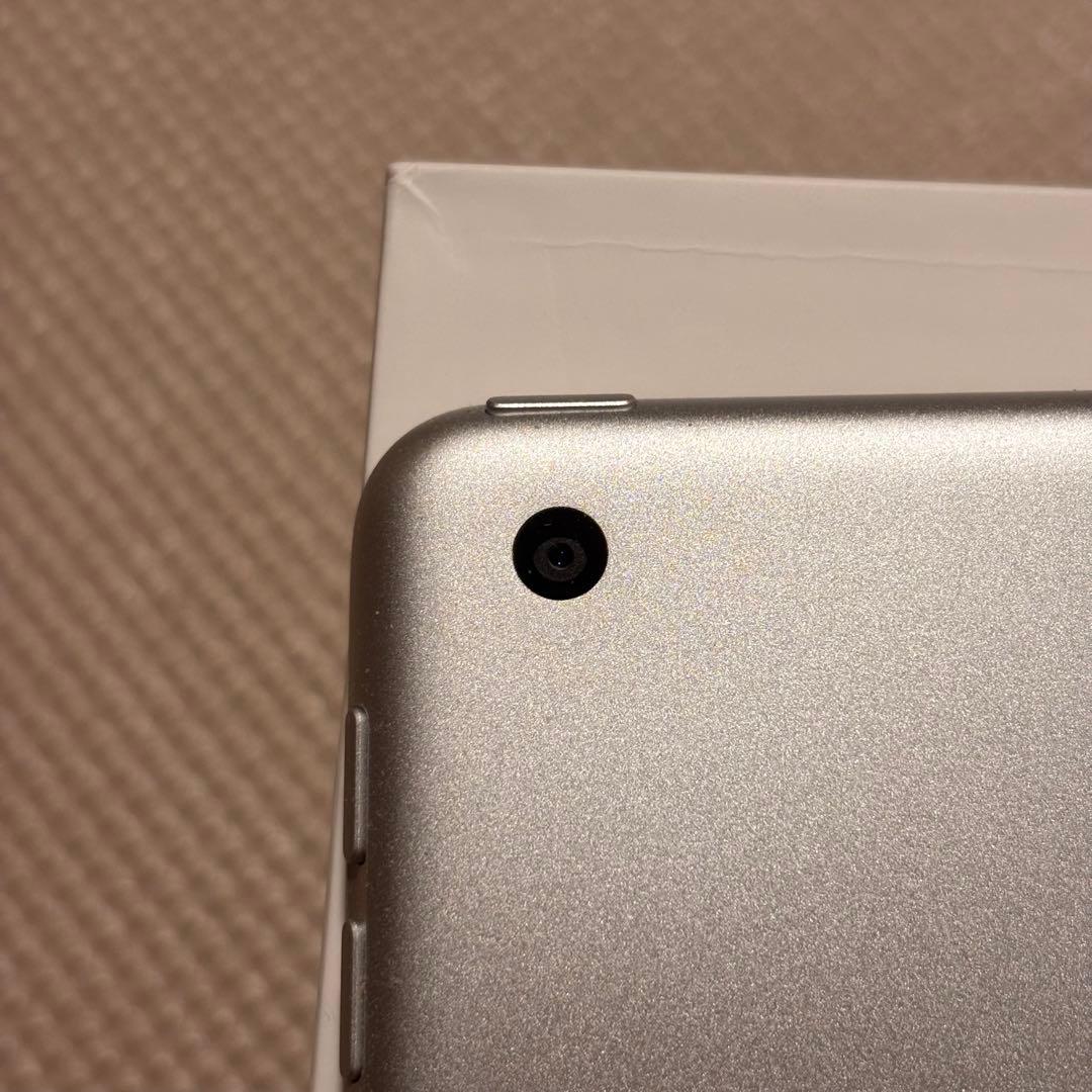 【美品】Apple iPad 第9世代 シルバー 64GB Wi-Fiモデル