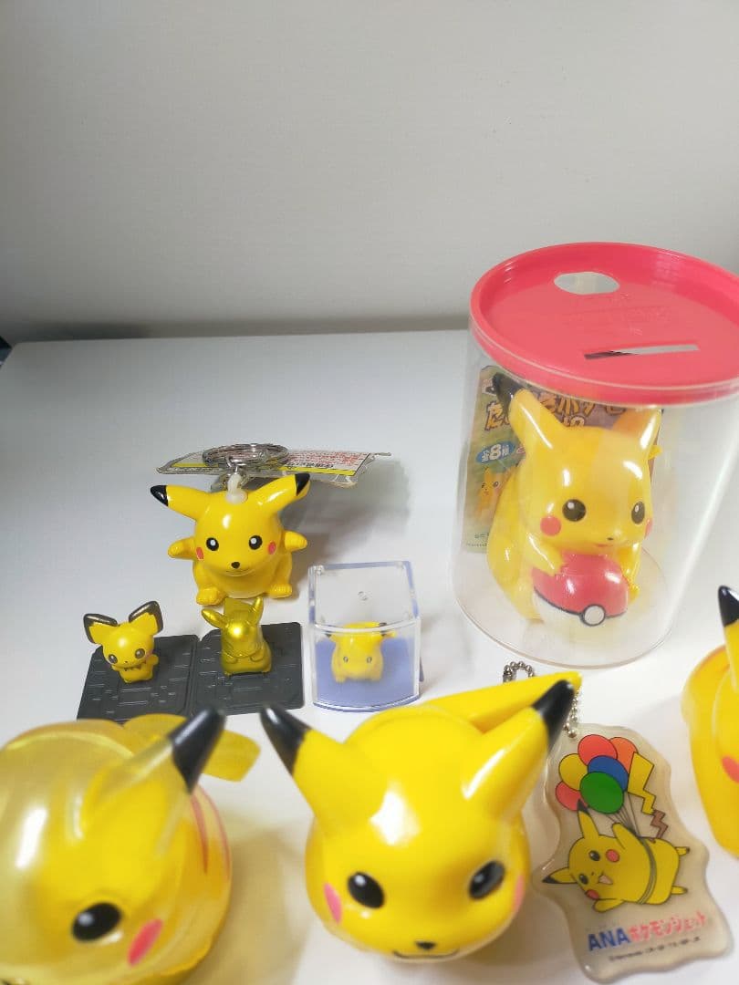 ピカチュウ　レトロ　ソフビ フィギュア　ポケモン ３０周年 Pokemon 当時