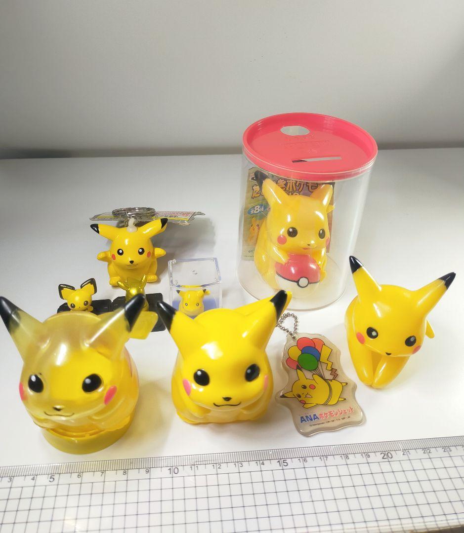 ピカチュウ　レトロ　ソフビ フィギュア　ポケモン ３０周年 Pokemon 当時