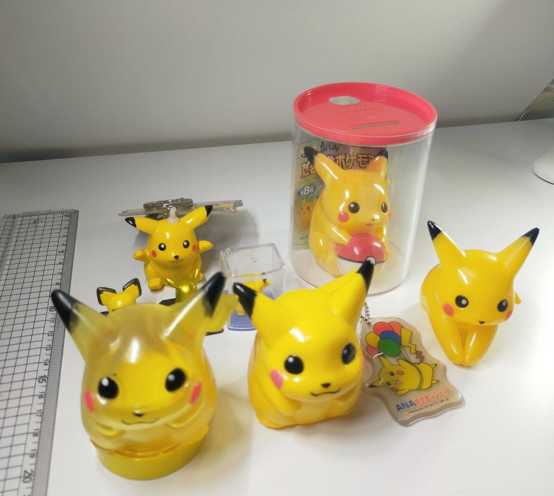 ピカチュウ　レトロ　ソフビ フィギュア　ポケモン ３０周年 Pokemon 当時