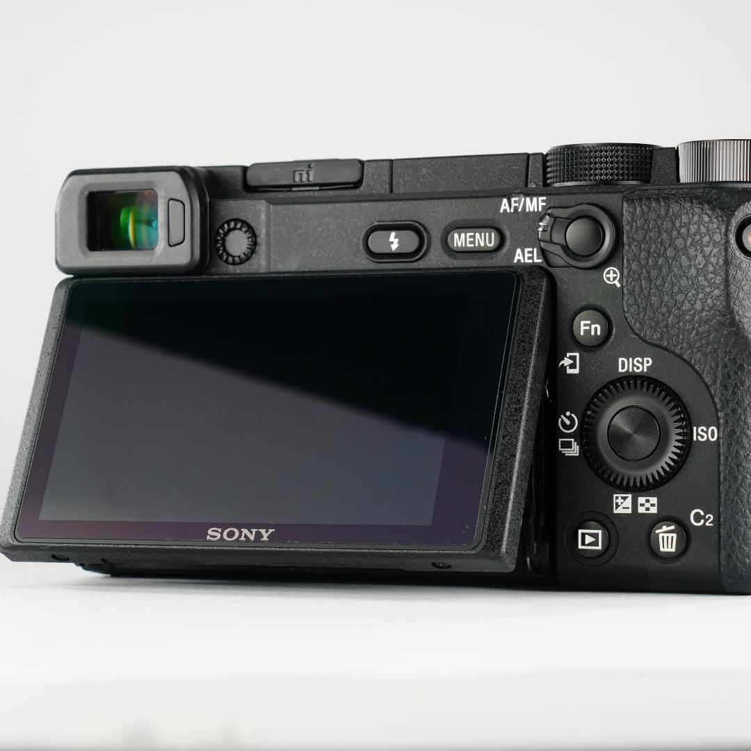 子どもの2度と戻らない瞬間を美しく残す SONY α6400 680 ミラーレス