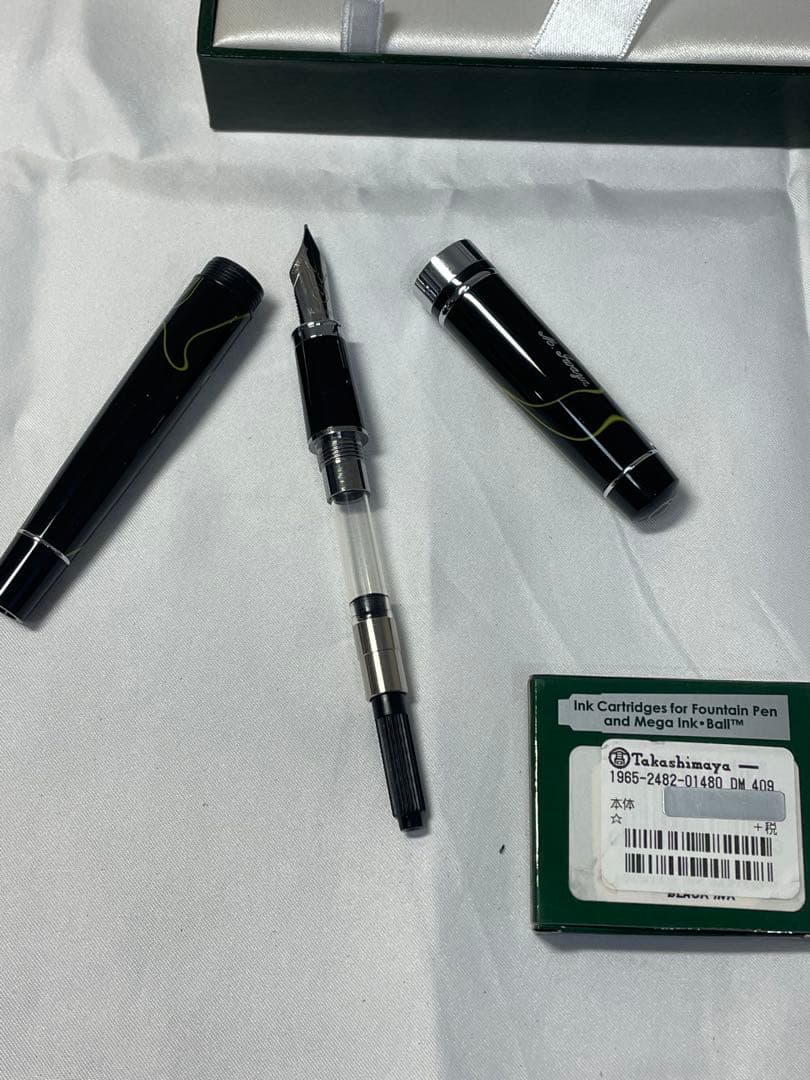 未使用　モンテベルデ(MONTEVERDE) インベンシア　万年筆　タキシード