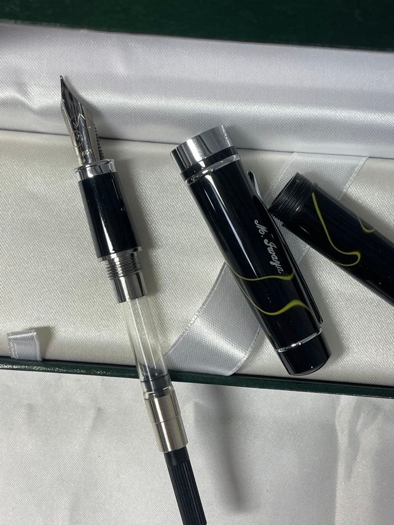 未使用　モンテベルデ(MONTEVERDE) インベンシア　万年筆　タキシード