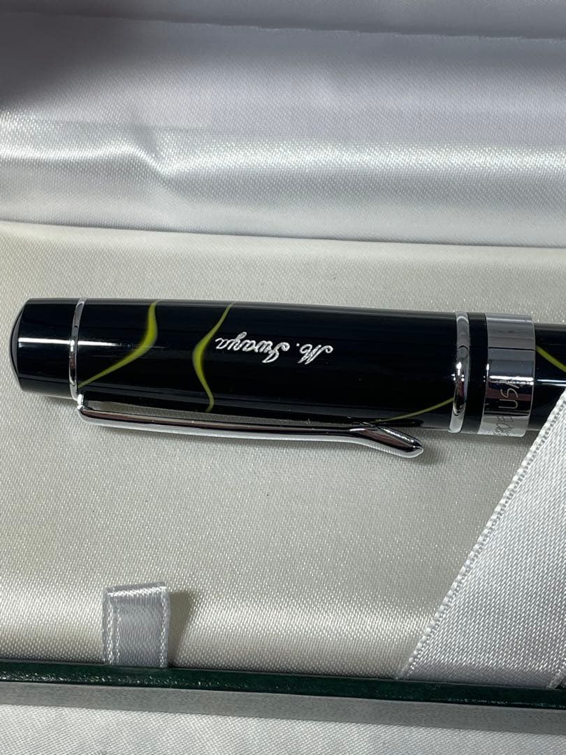 未使用　モンテベルデ(MONTEVERDE) インベンシア　万年筆　タキシード