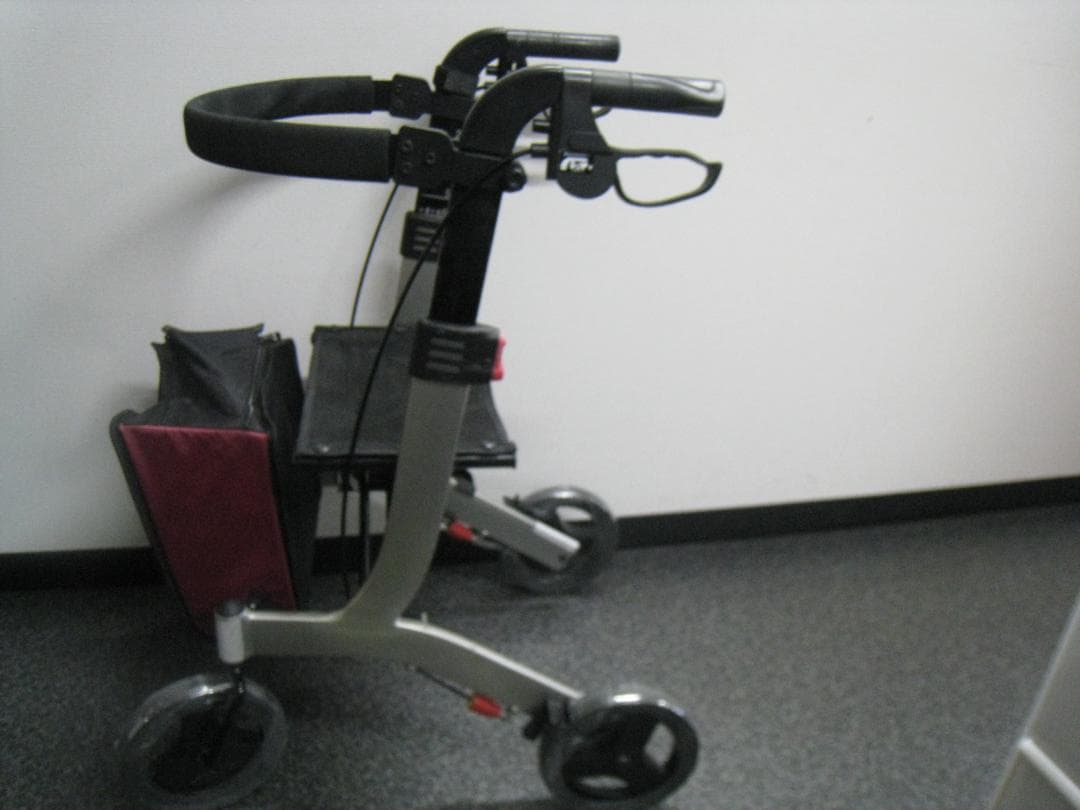 介護用品 歩行車 リトルターン ハイタイプ アロン化成 安寿 リハビリ　①