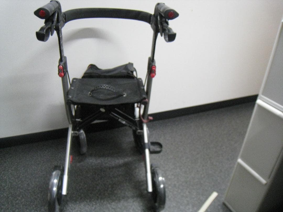 介護用品 歩行車 リトルターン ハイタイプ アロン化成 安寿 リハビリ　①