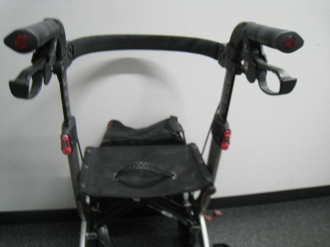 介護用品 歩行車 リトルターン ハイタイプ アロン化成 安寿 リハビリ　①