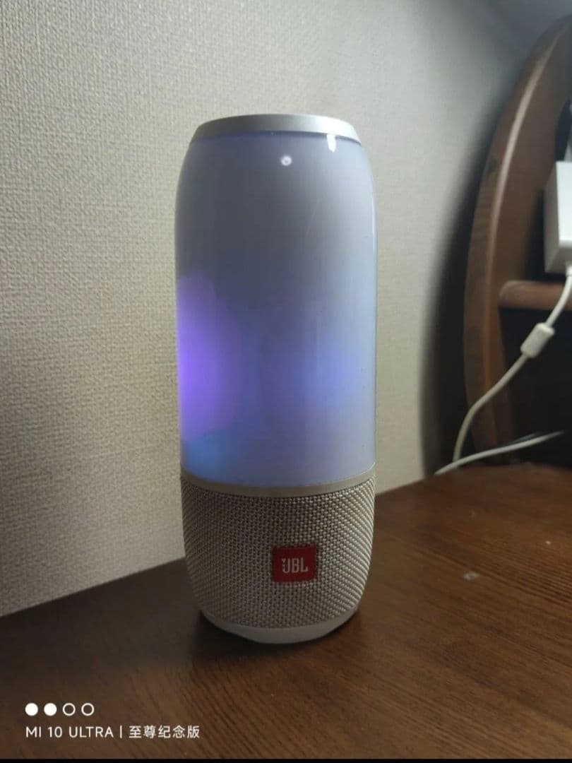 JBL PULSE 3 ワイヤレススピーカー ホワイト 箱付き