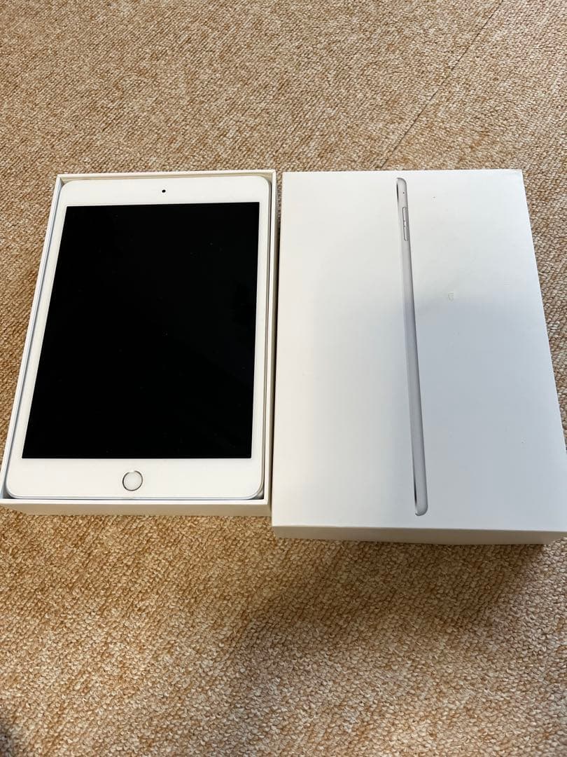 iPad mini4 128GB シルバー Wi-Fiモデル A1538