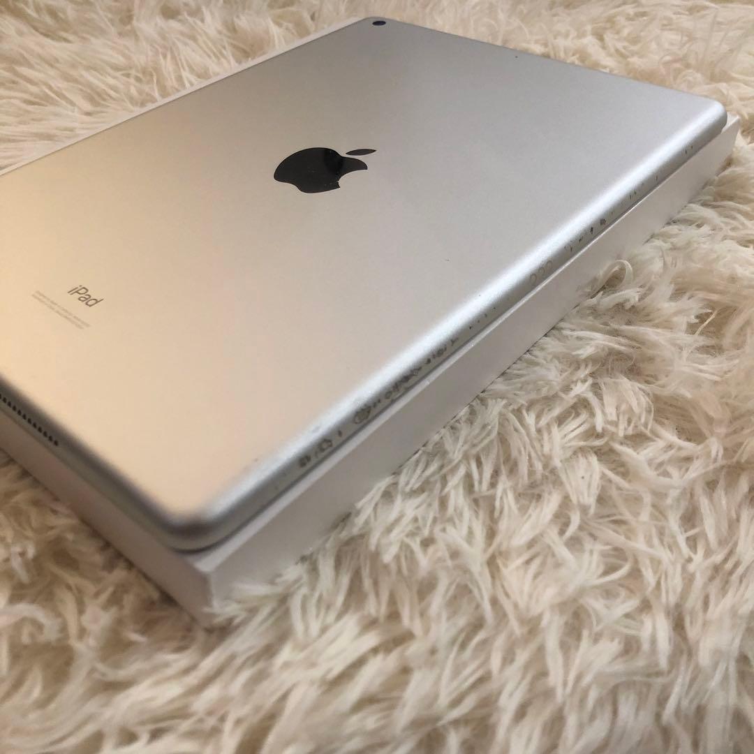 【完動品】iPad 第8世代 128GB Wi-Fi シルバー【すぐ発送】