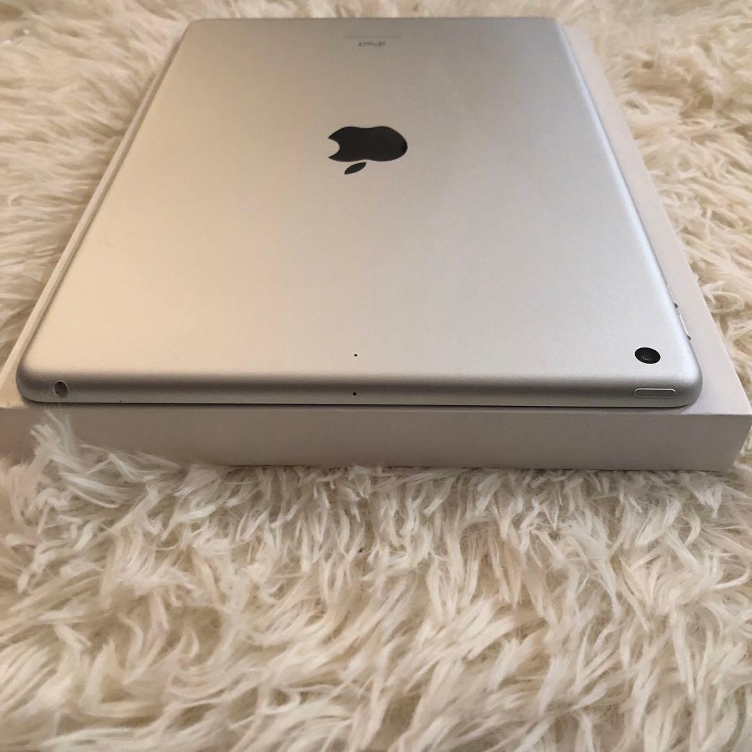 【完動品】iPad 第8世代 128GB Wi-Fi シルバー【すぐ発送】