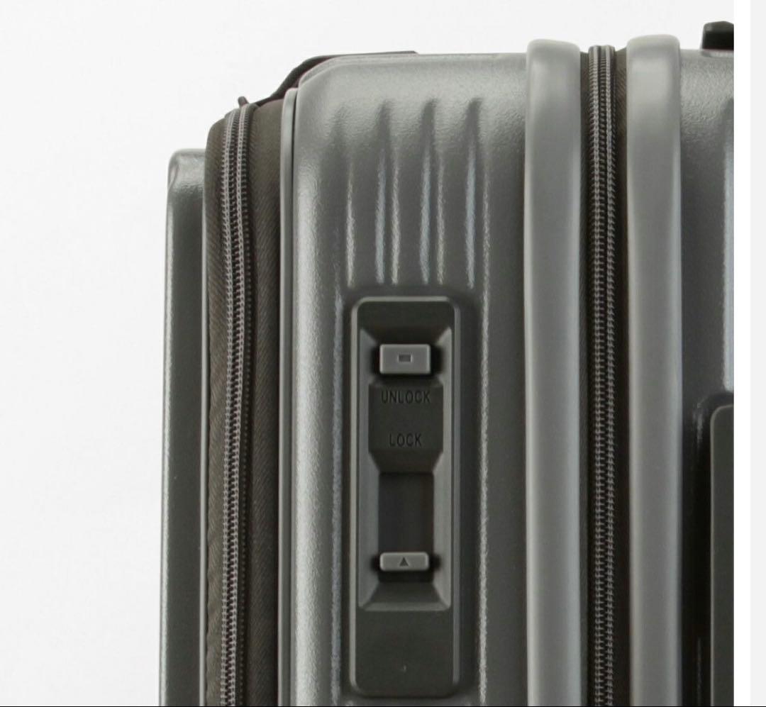 人気色　イノベーター キャリーバック　スーツケース 21L 機内持込OK 緑