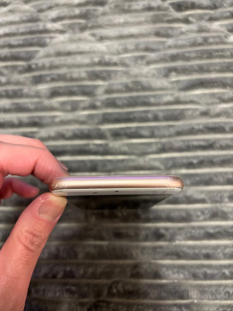 iPhone8 画面背面割れ 本体