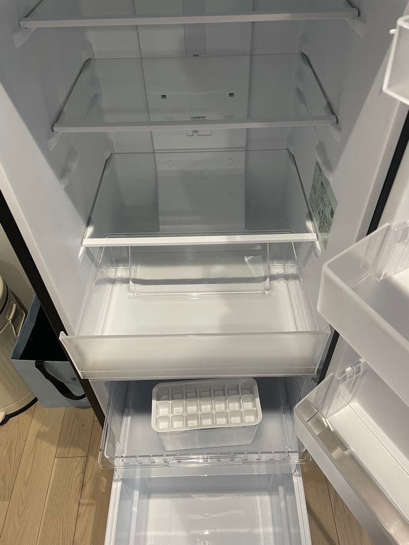 送料込2025年製Panasonic 180Lノンフロン冷蔵庫