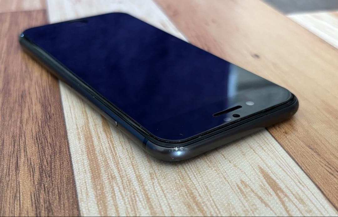Apple iPhone 8 スペースグレイ 本体　64GB SIMフリー