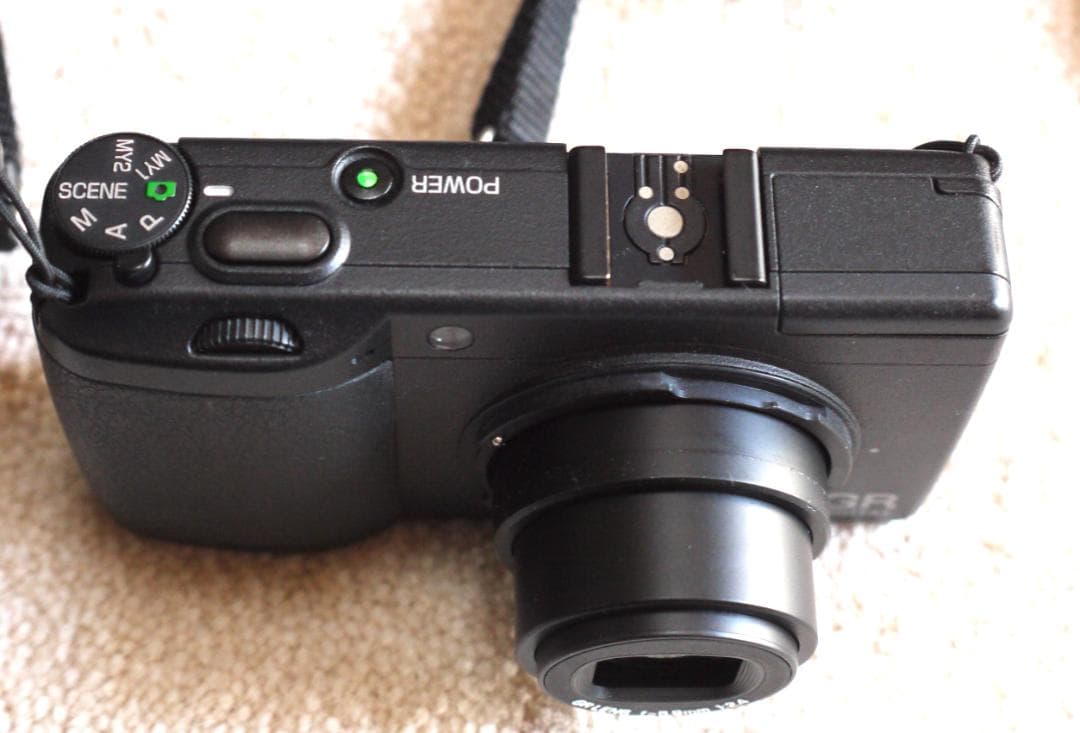 RICOH GR DIGITAL Ⅱ （他にレンズ２本と光学ファインダー付き）