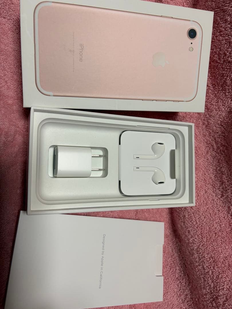 8*2様 iPhone 7 ローズゴールド128GB SIMロック解除済み