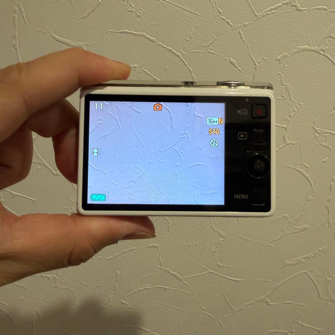 カシオ EXILM EX-JE10 ホワイト