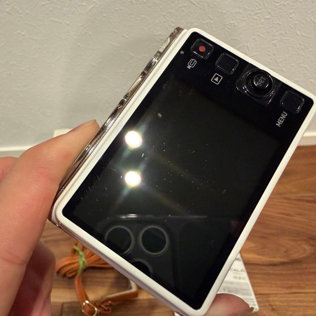 カシオ EXILM EX-JE10 ホワイト
