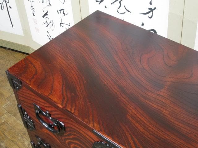 美品 伝統工芸 欅材 拭き漆塗 唐獅子 南部鉄金具 民芸 岩谷堂箪笥 鍵付き