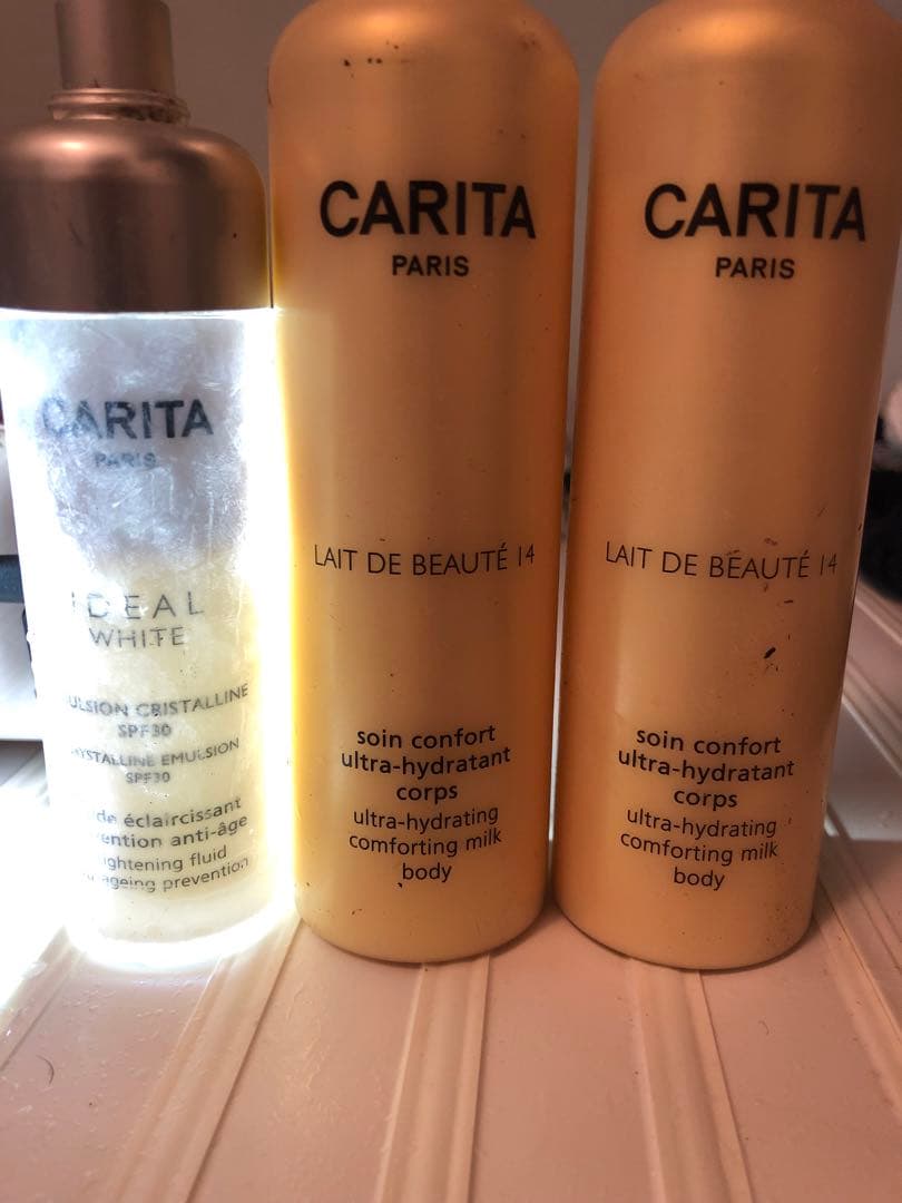 カリタ　CARITA  ホワイトエミュジョン、ラテ　ド　ボーテ