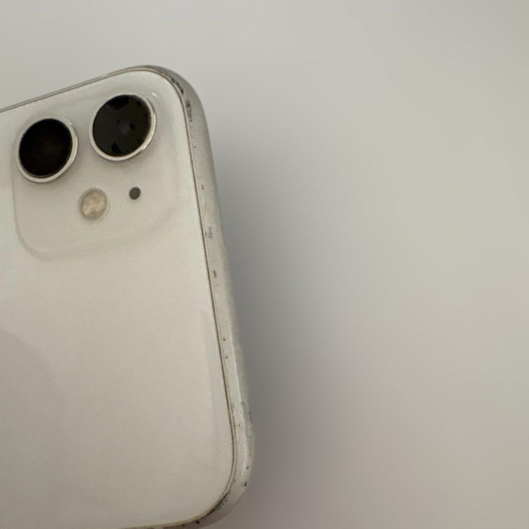 iPhone11 本体 ホワイト　128GB ケース付き