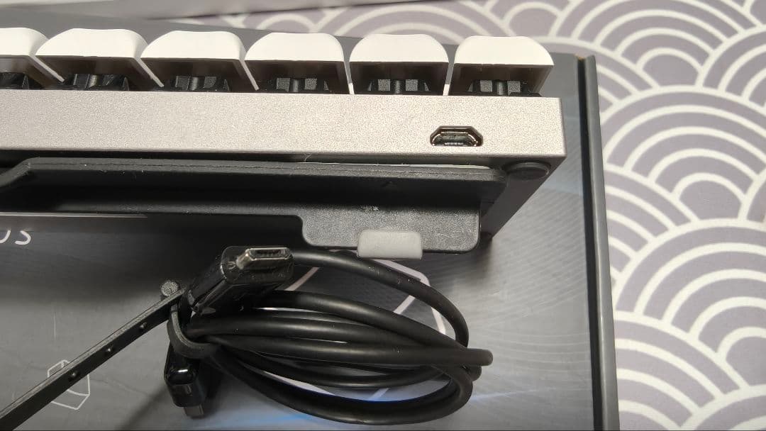 Vortex 40%メカニカルキーボード 本体　XVX キーキャップセット付き