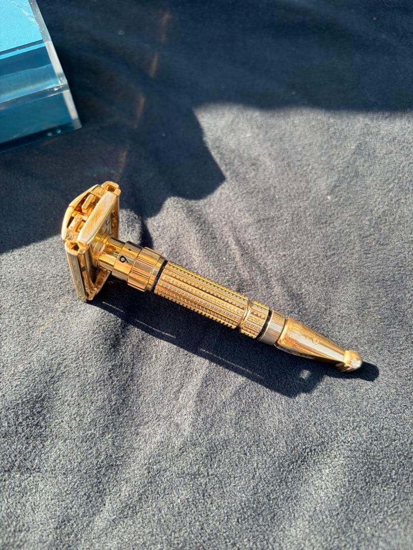 Gillette Adjustable toggle 両刃カミソリDate:F4
