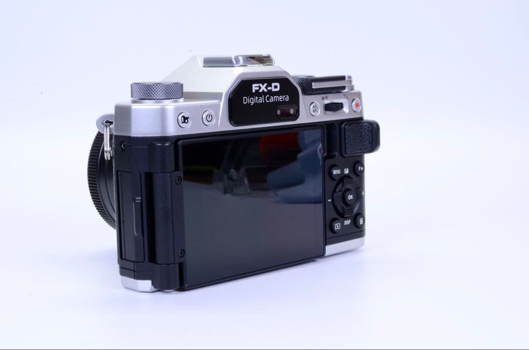 YASHICA FX-D100 ほぼ未使用｜デジタル×フィルム体験｜希少モデル