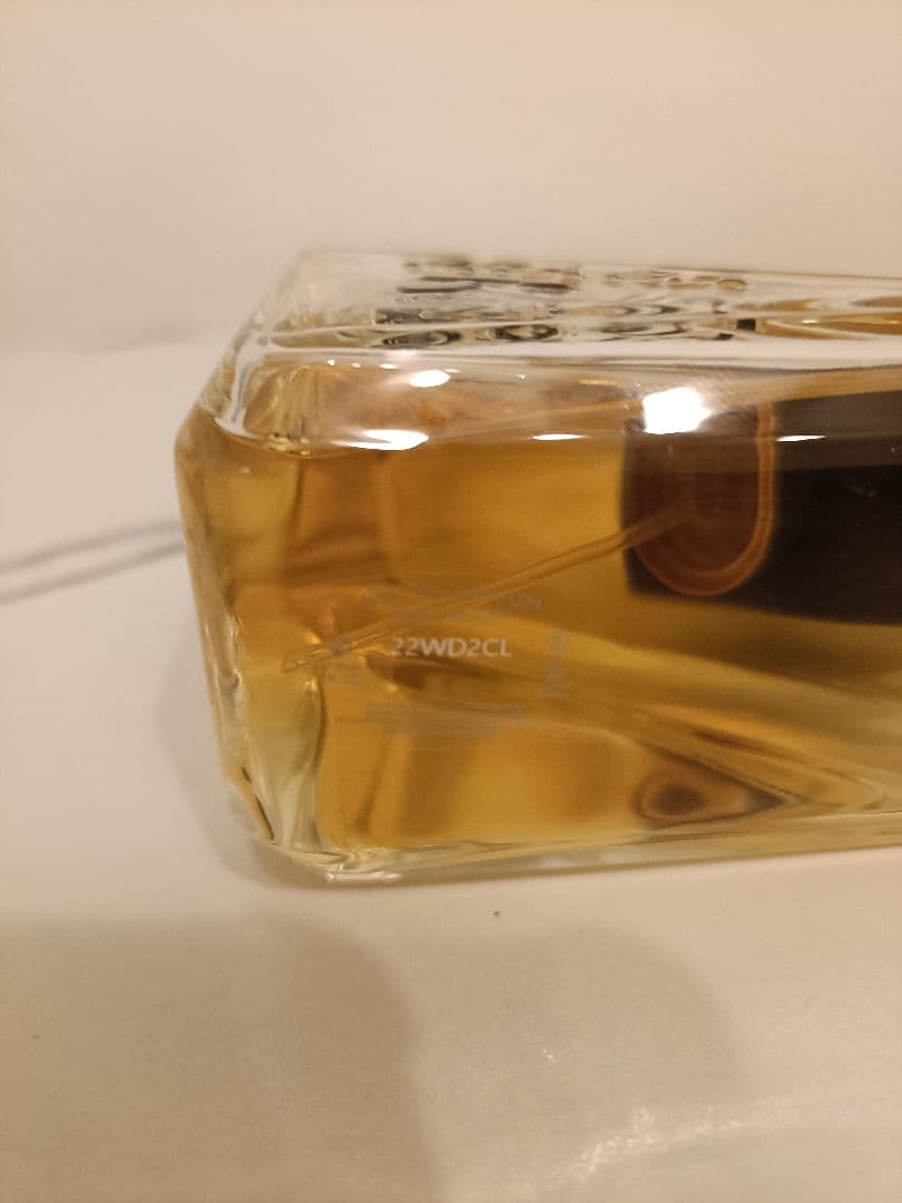 PRADA パラドックス　オーデパルファム