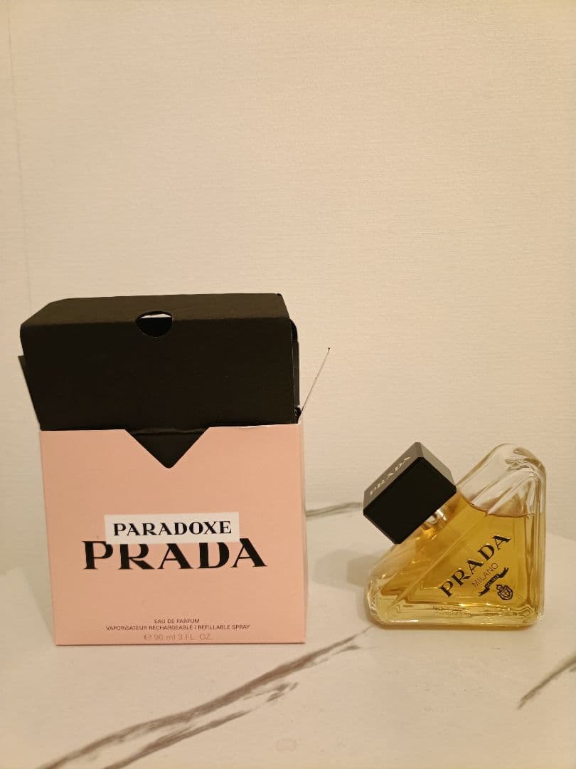 PRADA パラドックス　オーデパルファム