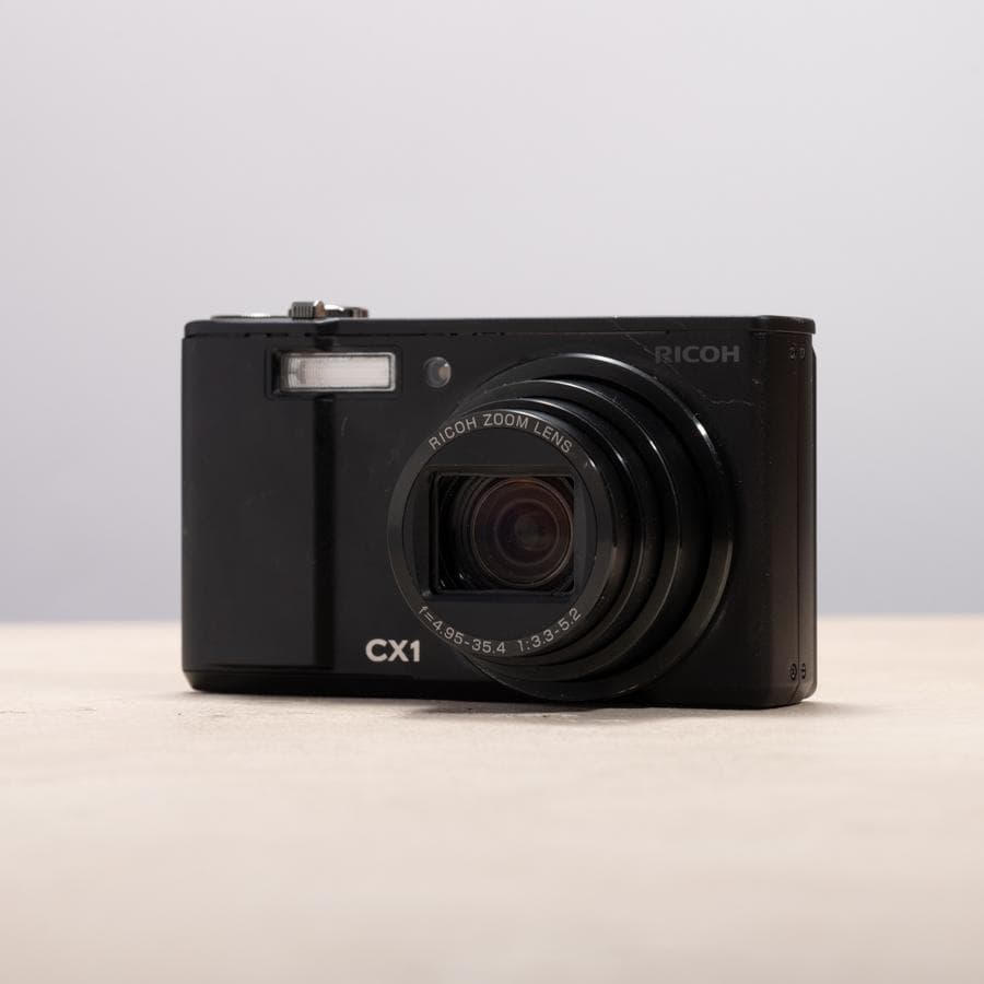 【憧れのコンデジっぽさを味わえる】RICOH CX1 ブラック