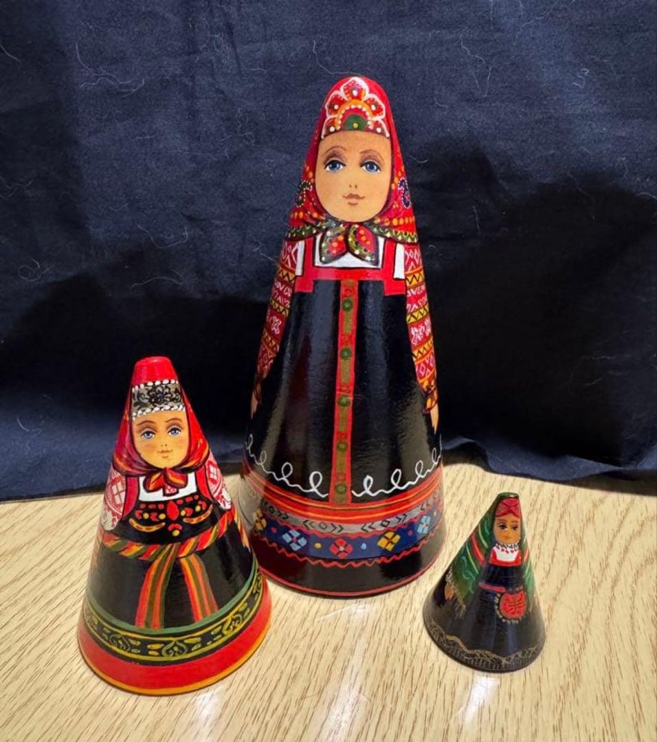 月末セール‼️ロシア　アーティスト　ダロブエア作品　三角マトリョーシカ　3体