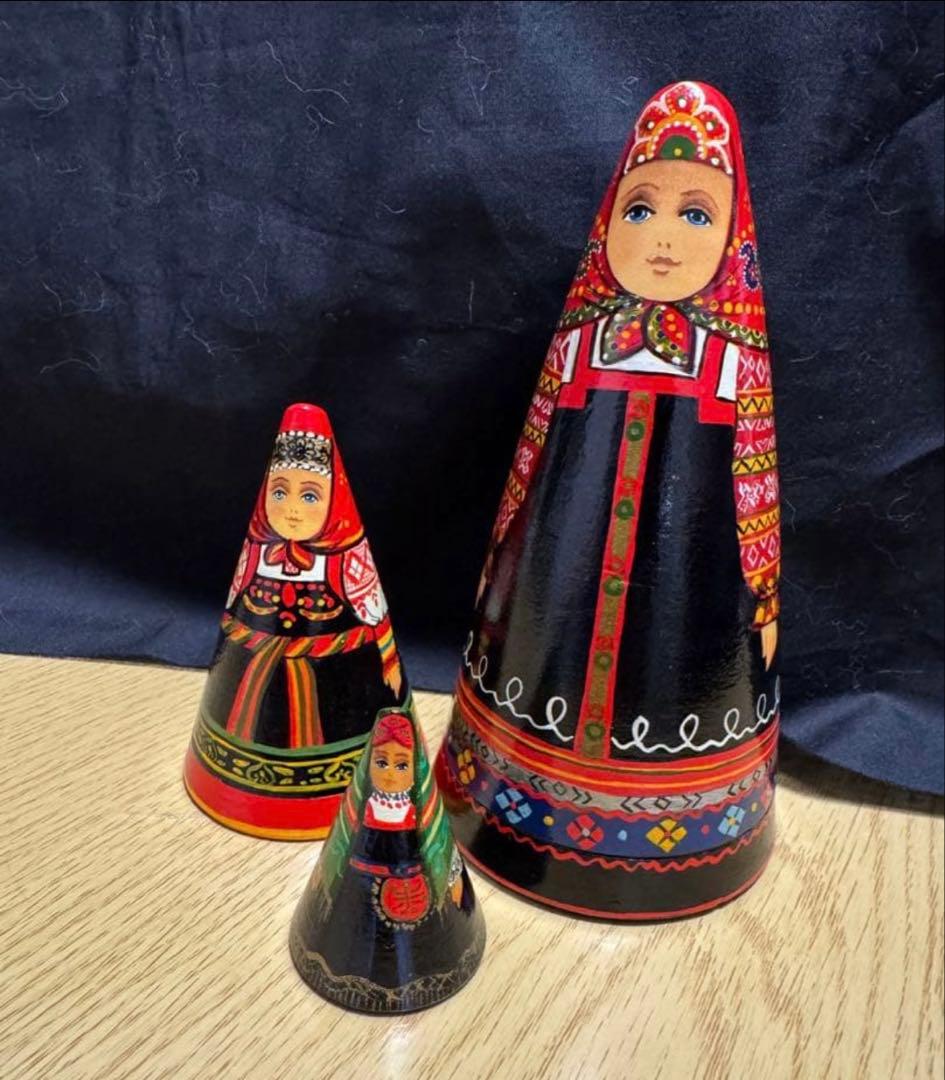 月末セール‼️ロシア　アーティスト　ダロブエア作品　三角マトリョーシカ　3体