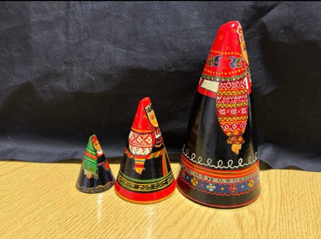 月末セール‼️ロシア　アーティスト　ダロブエア作品　三角マトリョーシカ　3体