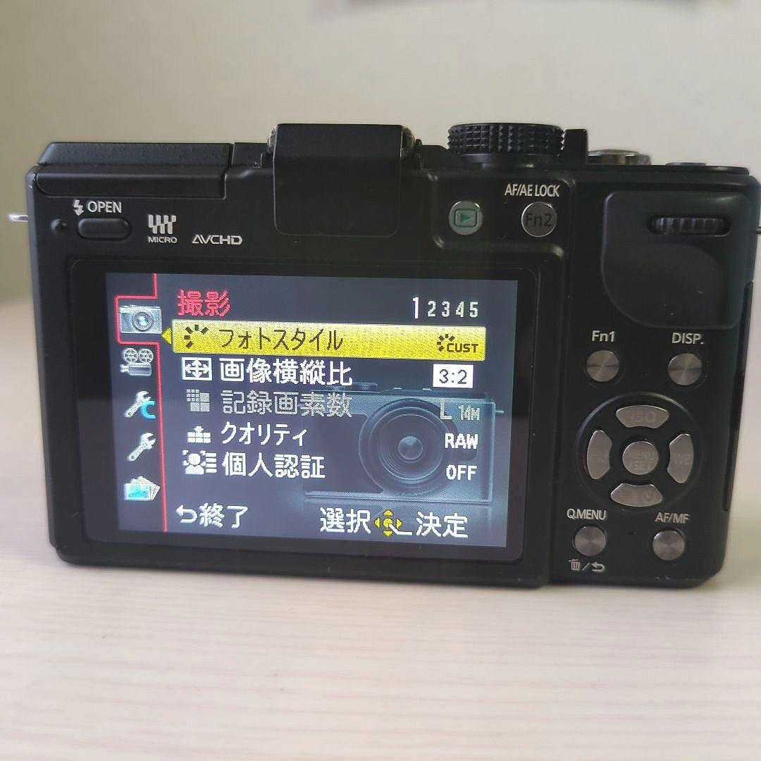 LUMIX GX1 ミラーレスカメラ レンズ付き
