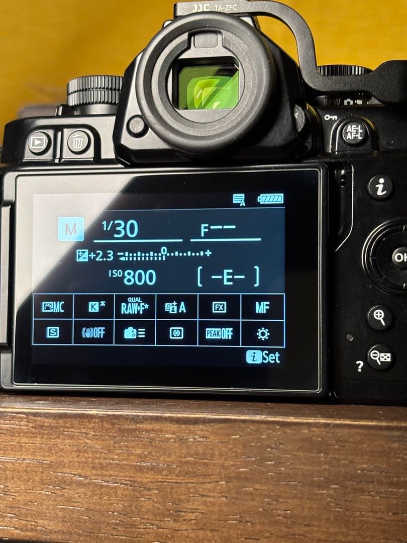 Nikon Z f ミラーレスカメラ 本体と付属品