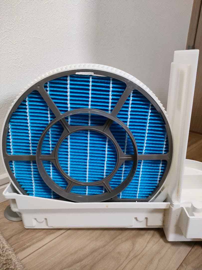 シャープ　加湿空気清浄機 KC-H50-Wプラズマクラスター